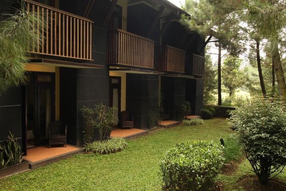 Puteri Gunung Hotel Lembang Buitenkant foto