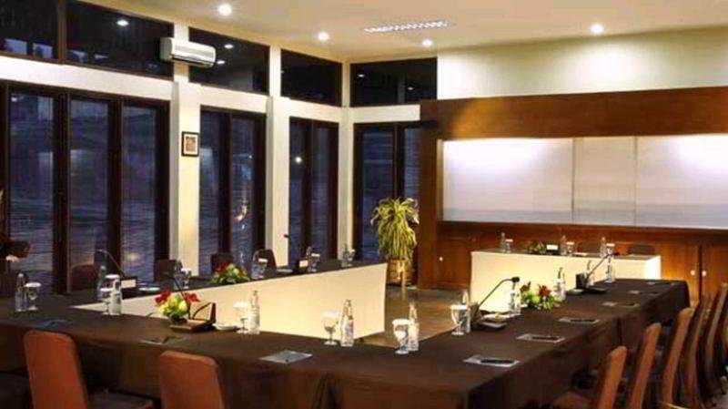Puteri Gunung Hotel Lembang Buitenkant foto