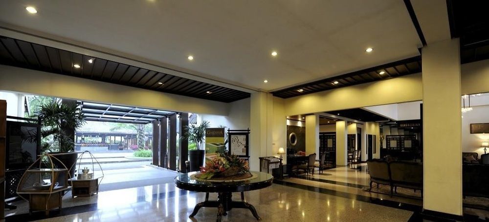 Puteri Gunung Hotel Lembang Buitenkant foto