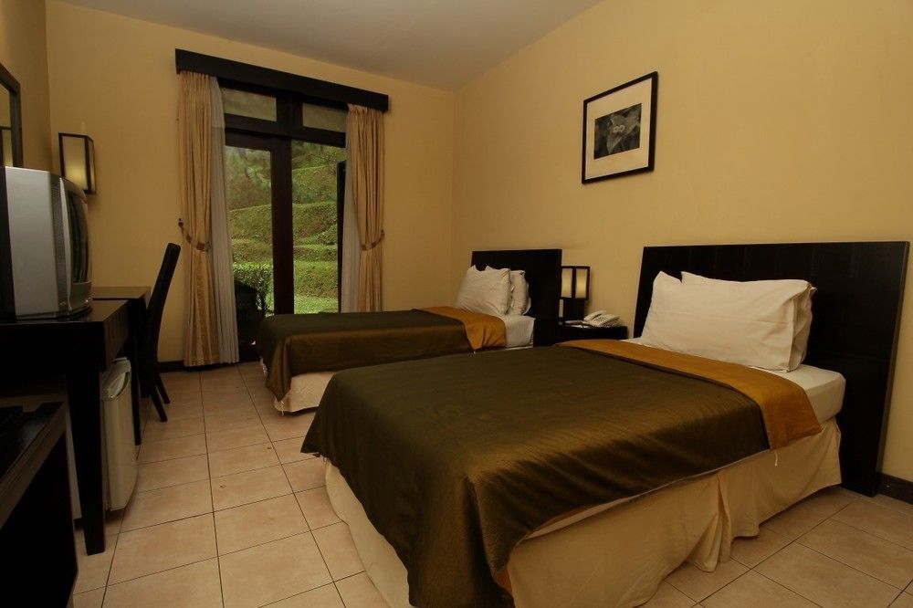 Puteri Gunung Hotel Lembang Buitenkant foto