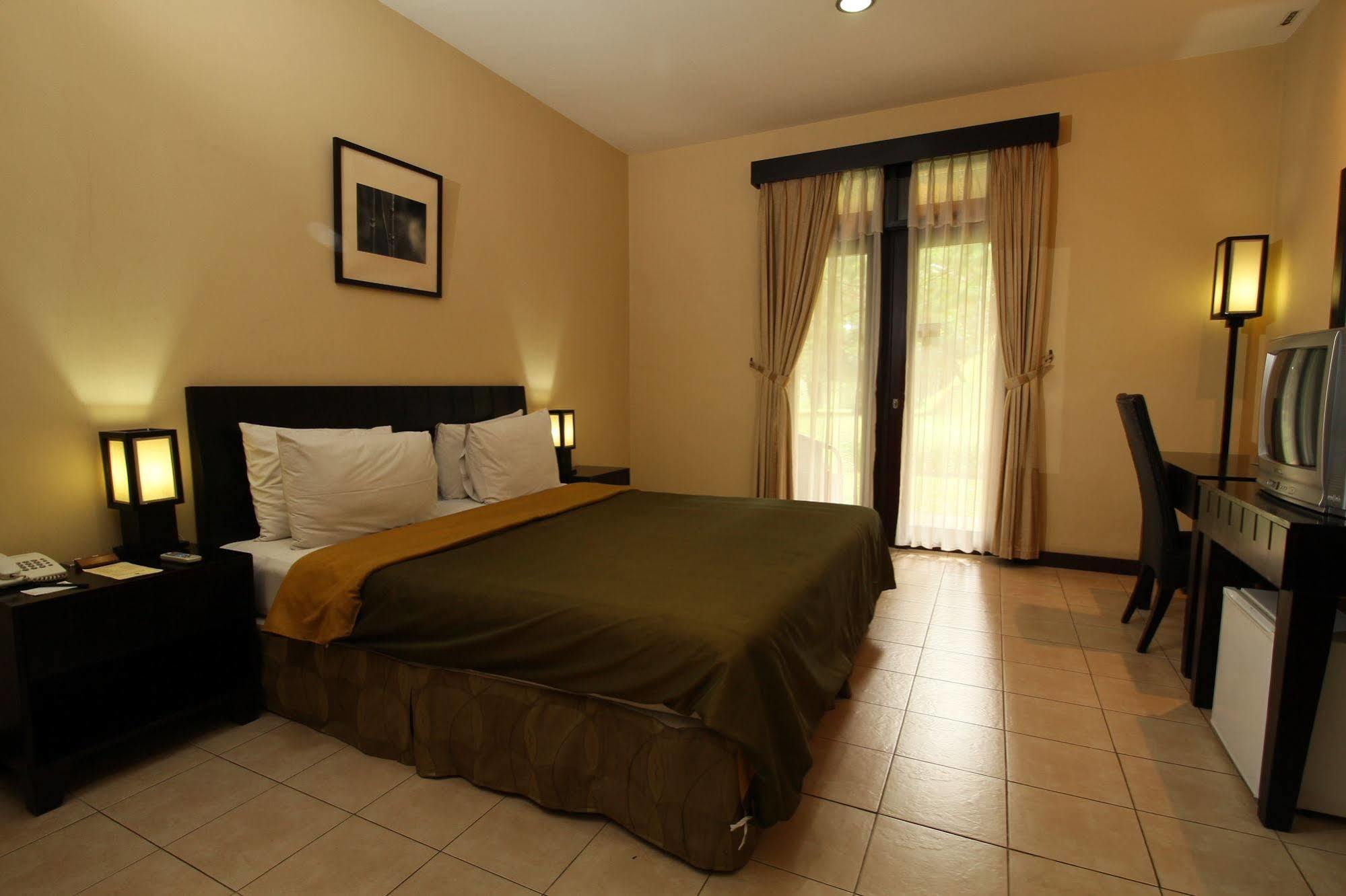 Puteri Gunung Hotel Lembang Buitenkant foto