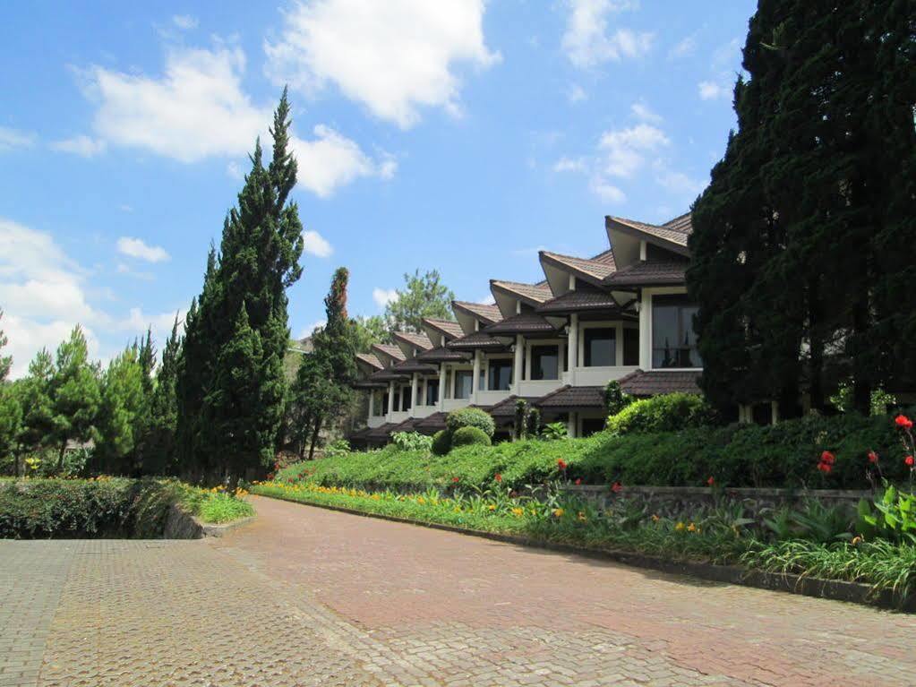 Puteri Gunung Hotel Lembang Buitenkant foto